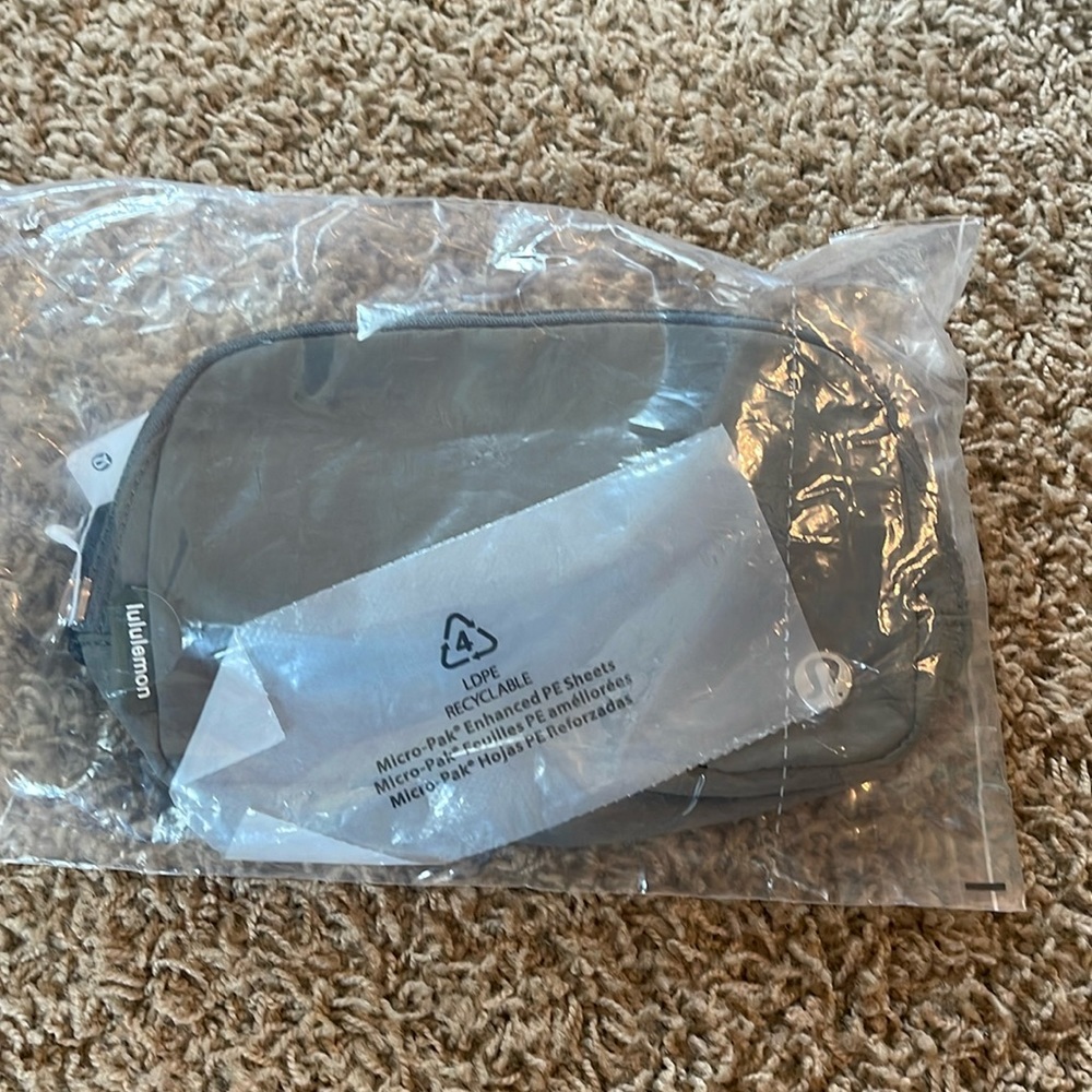NWT Lululemon belt bag
